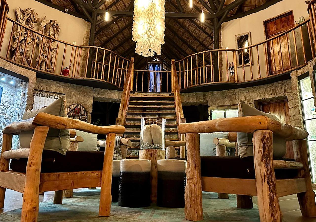 Chateau De Feuilles & Spa - Praslin Island Baie Sainte Anne Exterior photo